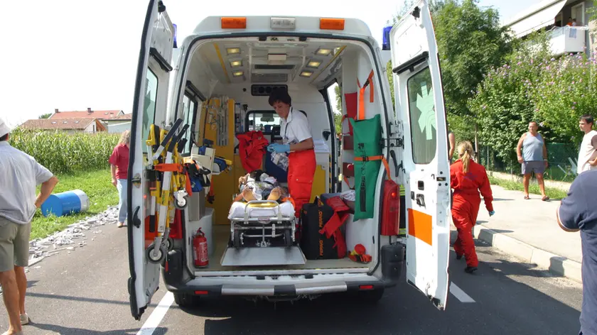 Un'ambulanza durante un intervento di soccorso