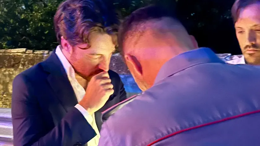 Il segretario Alberto Stefani con i carabinieri