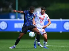 Bortolussi, autore del gol biancoscudato,in pressione su Diouf