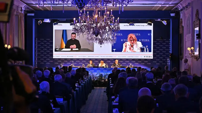 L'inizio del Forum Ambrosetti