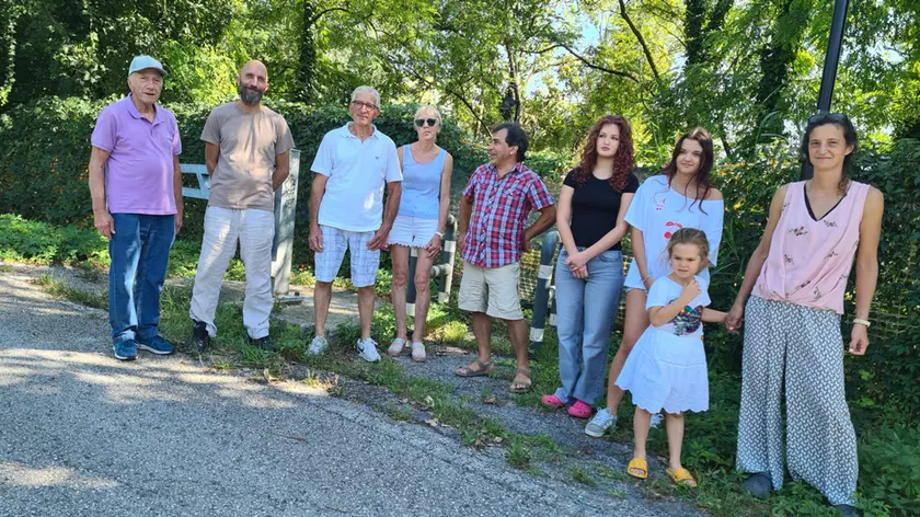 La protesta dei i residenti di Altichiero e via Querini
