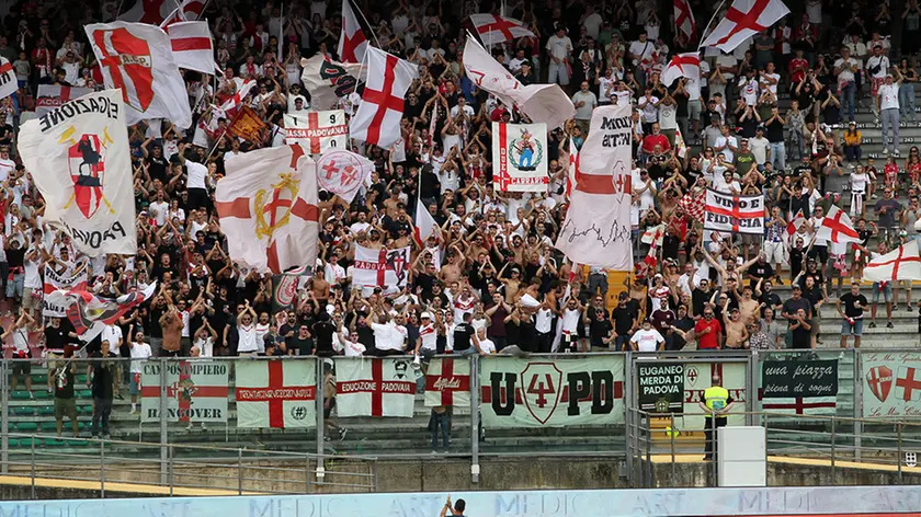 Il tifo all'Euganeo per Padova Frosinone