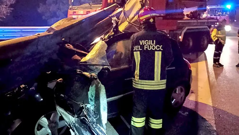 L'auto infilzata nel guardrail in tangenziale a Padova
