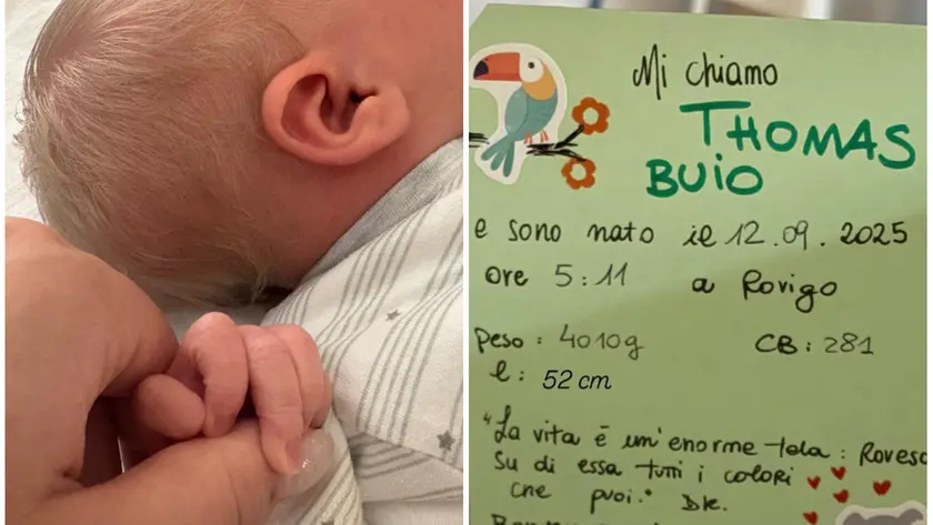 Il piccolo Thomas Buio e il cartellino sulla culla del reparto di Ostetricia