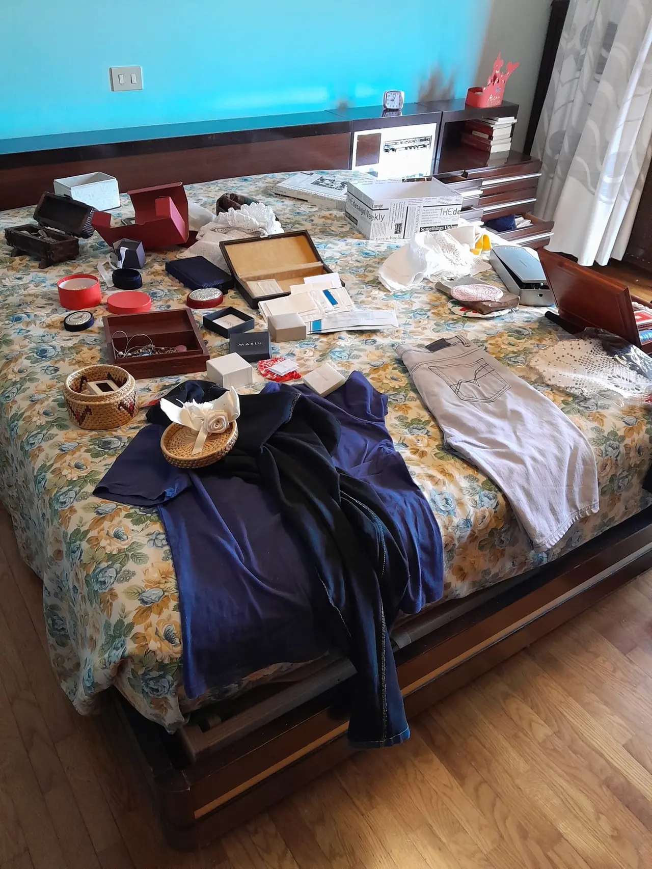 La casa messa soqquadro dai ladri