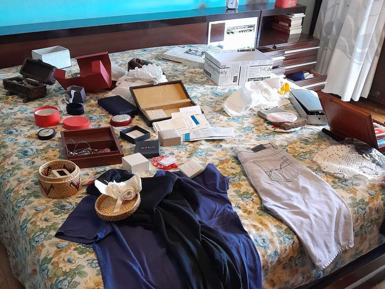 La casa messa soqquadro dai ladri
