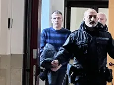 L’imputato Erik Zorzi in un corridoio del tribunale di Padova