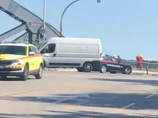 I mezzi di soccorso sul ponte di Voltabarozzo