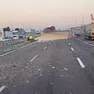 Il camion carico di mais ribaltato in A4
