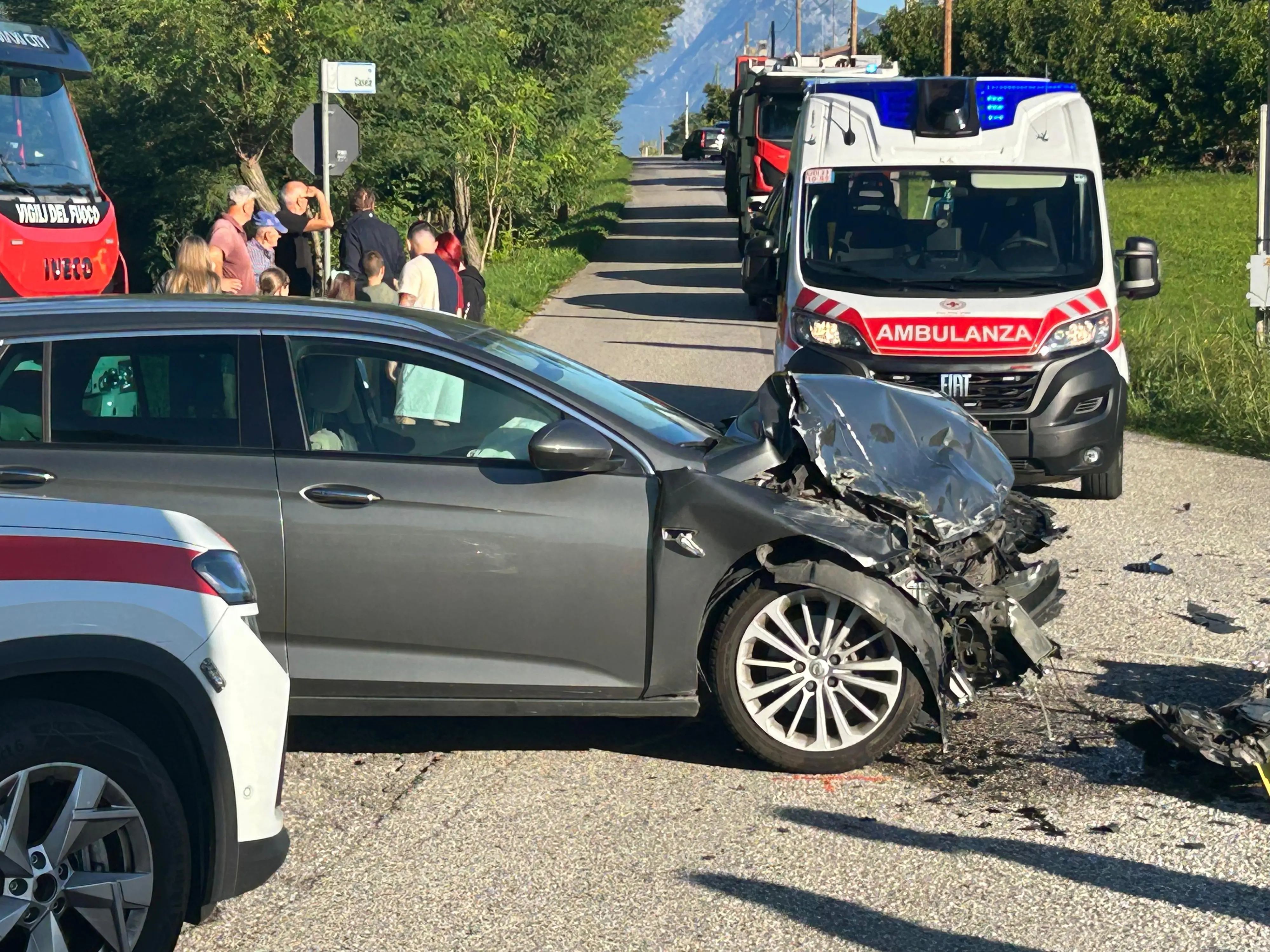 Ferito anche il conducente dell'auto coinvolta nell'incidente