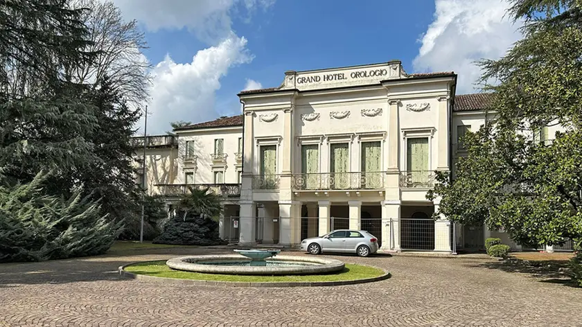 L'hotel Orologio di Abano in vendita