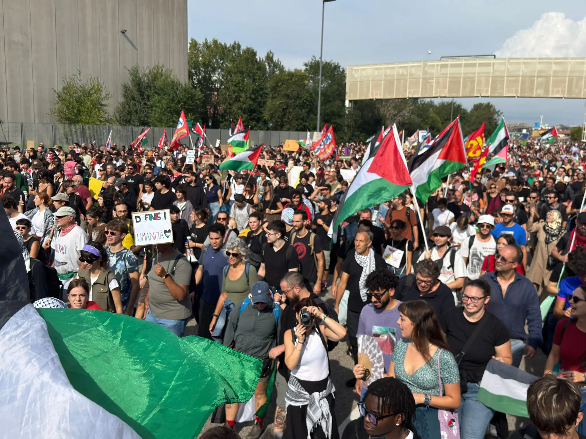 Corteo per Gaza, i manifestanti a Marghera