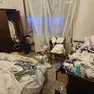 Una tra le stanze messe a soqquadro in via Trieste