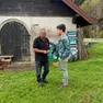 Silvano Di Gleria, padre del soldato disperso in Ucraina, con il sindaco di Paularo Marco Clama