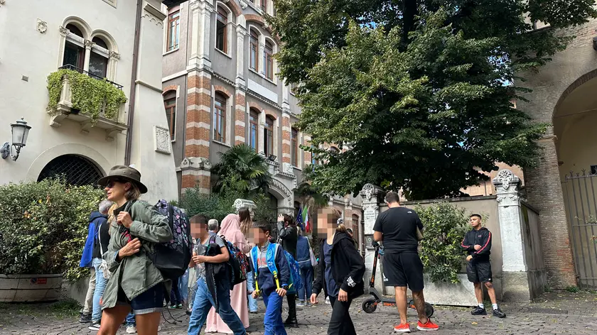 Vermi nei piatti della mensa, Nas alle Carraresi di Padova