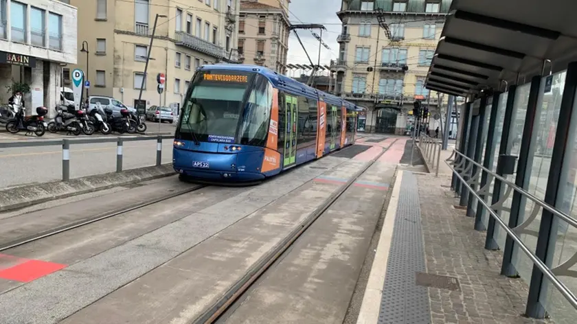 Tram bloccati un'ora a Padova per un guasto