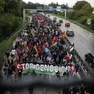 Il corteo pro Palestina sfila in corso Australia