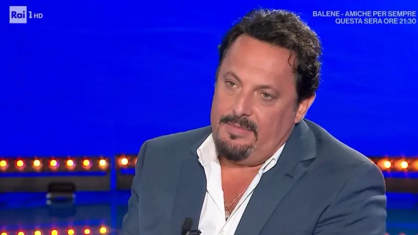 Enrico Brignano, ospite di Mara Venier a "Domenica in"