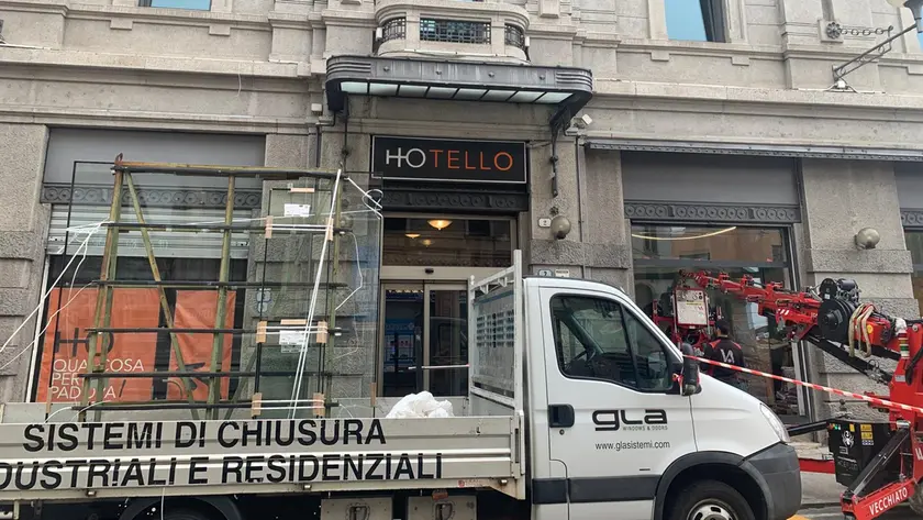 L'insegna del nuovo Hotello