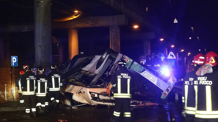 Il bus precipitato dal cavalcavia di Mestre il 3 ottobre 2023: 21 i morti e 15 i feriti, tutti turisti ospiti di un campeggio
