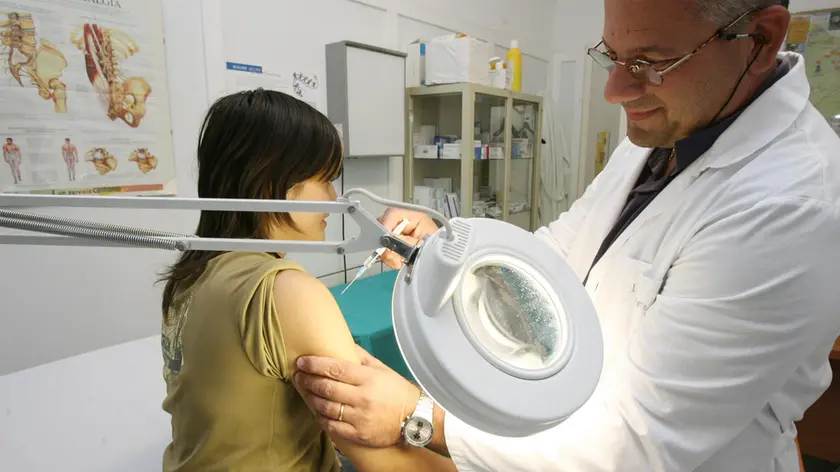 Il medico di famiglia, presidio dell'assistenza di base, rischia di diventare figura rara