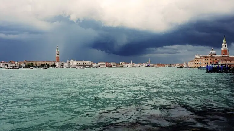 Scatta lo stato di attenzione in Veneto, previsti temporali e forte vento