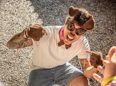 “Boby el can”: la canzone dei Sinqueschei che fa sorridere e riflettere sull’abbandono dei cani