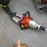Un modello di divaricatore rubato ai vigili del fuoco