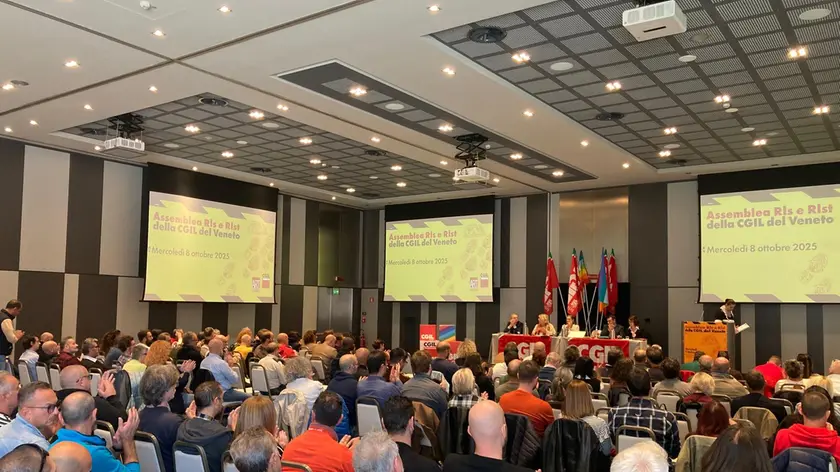 Uno scatto dell'assemblea