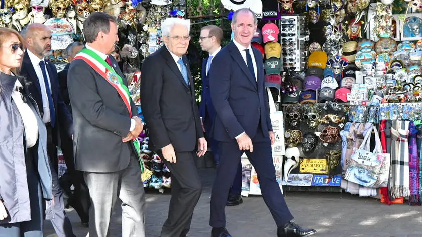 Mattarella con Brugnaro e Zaia (foto Matteo Tagliapietra/Interpress)