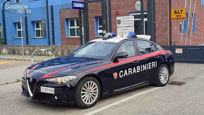 L'anziana ha chiamato i carabinieri smascherando il truffatore
