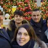 Il brigadiere capo Valerio Daprà (a destra) in uno scatto con il figlio Christian e la figlia della compagna, Tatiana Michetti