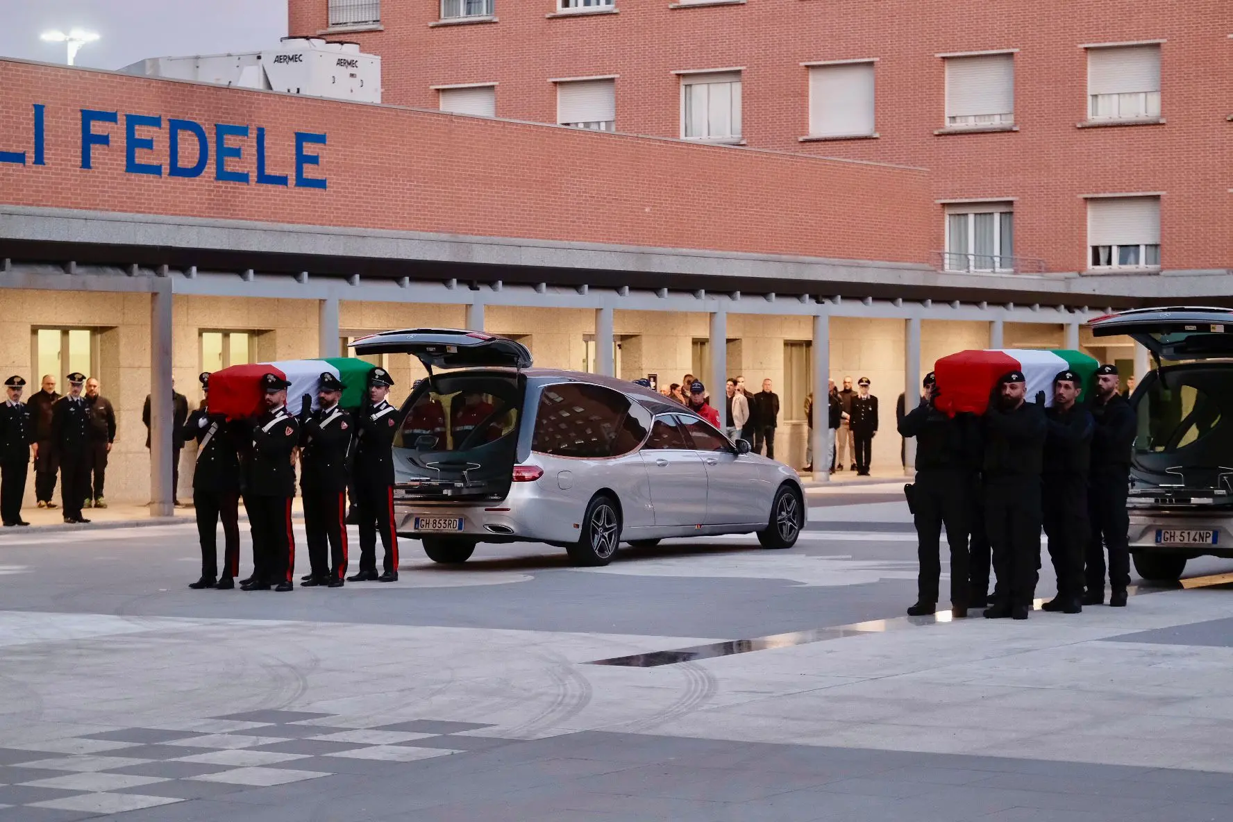 Le bare arrivano a Padova
