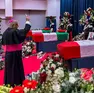 La benedizione dei feretri da parte dell’ordinario militare, monsignor Gian Franco Saba