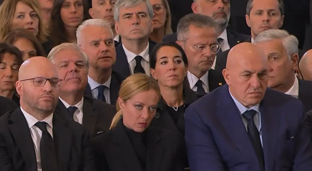 nella Basilica di Santa Giustina a Padova, i funerali di Stato per i tre militari dell'Arma rimasti uccisi durante un'operazione nella Bassa Veronese. Presenti le massime cariche dello Stato, a partire dal Capo dello Stato, Sergio Mattarella e politiche, con la premier Giorgia Meloni