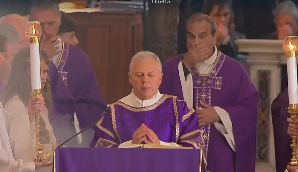 nella Basilica di Santa Giustina a Padova, i funerali di Stato per i tre militari dell'Arma rimasti uccisi durante un'operazione nella Bassa Veronese. Presenti le massime cariche dello Stato, a partire dal Capo dello Stato, Sergio Mattarella e politiche, con la premier Giorgia Meloni