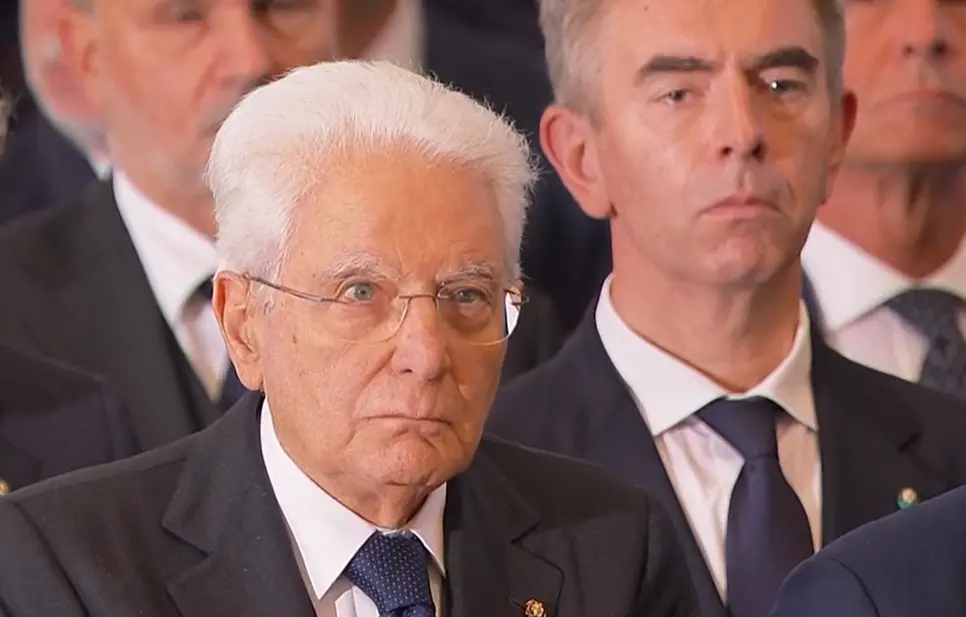 Nella Basilica di Santa Giustina a Padova, i funerali di Stato per i tre militari dell'Arma rimasti uccisi durante un'operazione nella Bassa Veronese. Presenti le massime cariche dello Stato, a partire dal Capo dello Stato, Sergio Mattarella e politiche, con la premier Giorgia Meloni