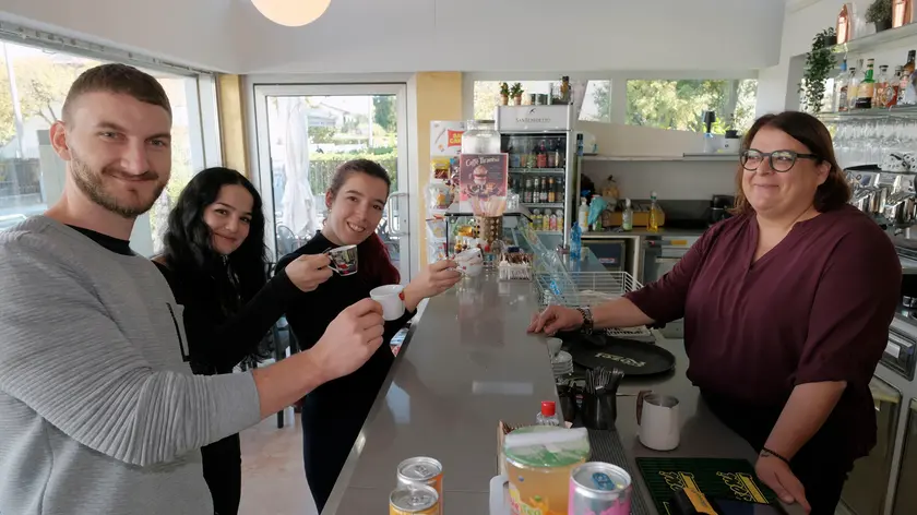 A Padova caffè a 50 cent con tazzina da casa: «Così combattiamo gli aumenti»