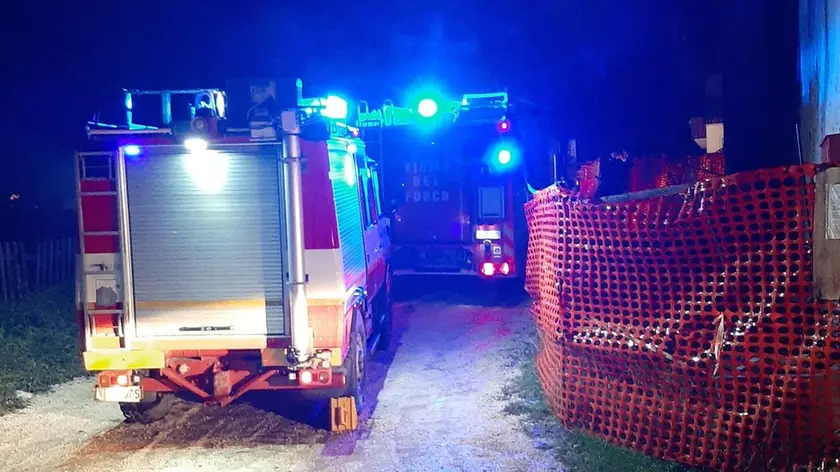 L'intervento dei vigili del fuoco per la fuga di gas