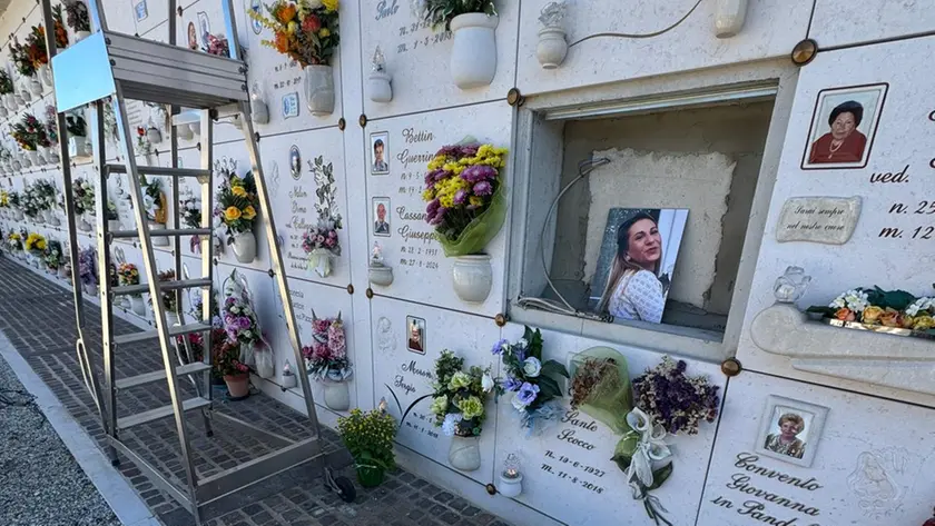 Funerale segreto per Dolores Dori