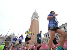 Lo straordinario spettacolo della Venicemarathon a San Marco