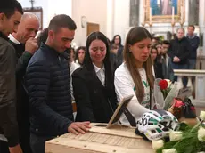 Il dolore di Alice, la fidanzata di Kevin Bonaldo