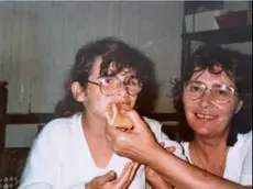 Elisea Marcon e la figlia Cristina De Carlo, a sinistra il luogo del delitto