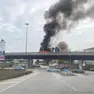 Fiamme e fumo sul cavalcavia della Busa a Cittadella