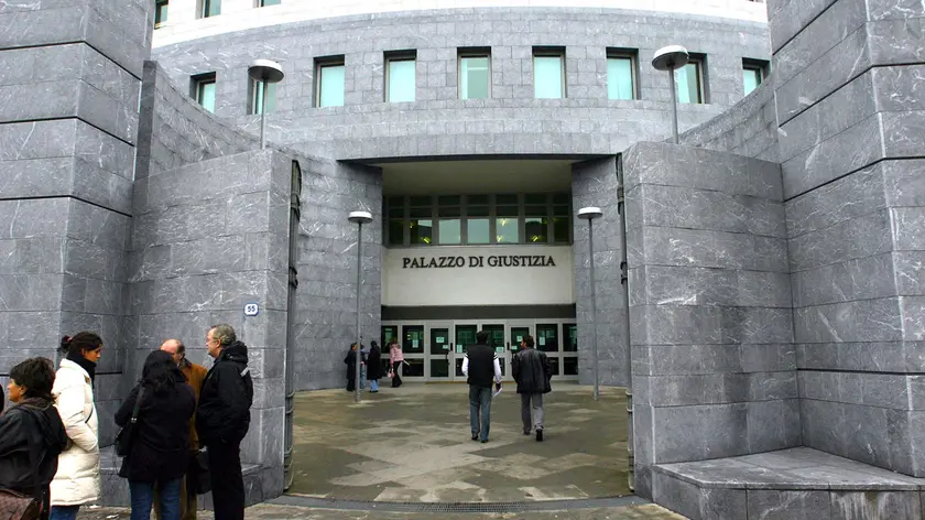L'ingresso del tribunale in via Tommaseo a Padova