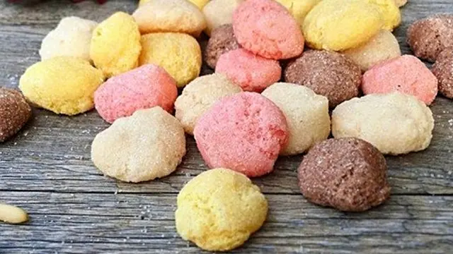 Le favette dei morti, a base di mandorle: uno dei dolci della tradizione veneta per i giorni dei defunti