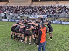 Petrarca in festa dopo la vittoria del derby con il Rovigo (ph Cusinato)