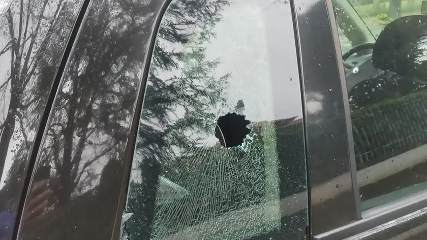 L'auto danneggiata di Annalisa Maregotto