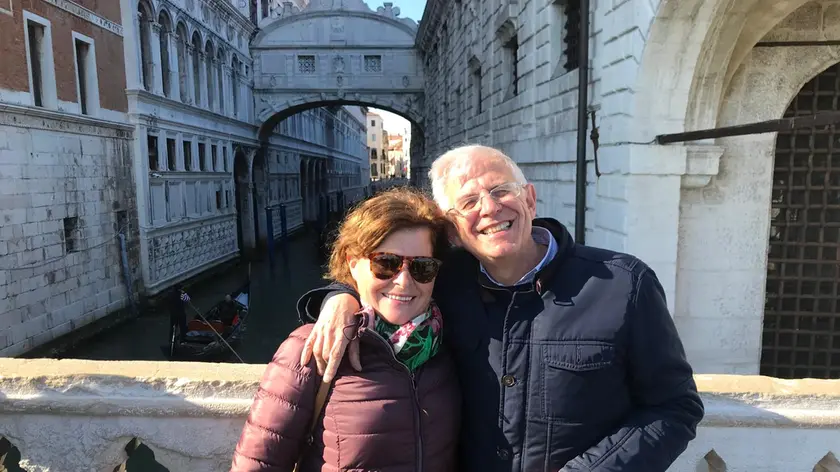 Figallo con la moglie in un momento felice a Venezia