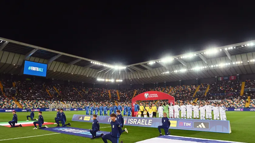 Il momento degli inni nazionali prima di Italia-Israele (foto Petrussi)